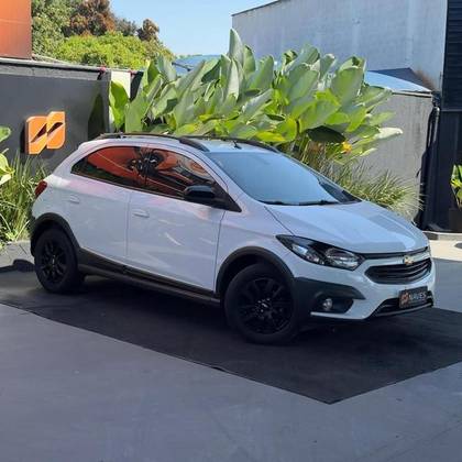 CHEVROLET ONIX 1.4 MPFI ACTIV 8V FLEX 4P MANUAL CHEVROLET ONIX 1.4 MPFI ACTIV 8V FLEX 4P MANUAL